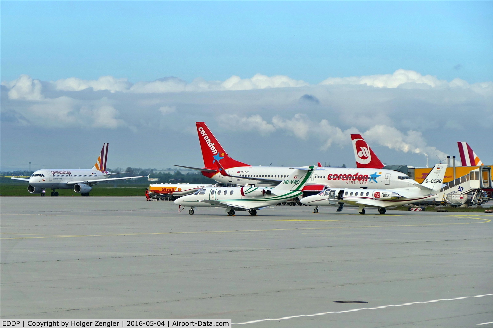 Leipzig/Halle Airport, Leipzig/Halle Germany (EDDP) - The crowded hour on apron 1....