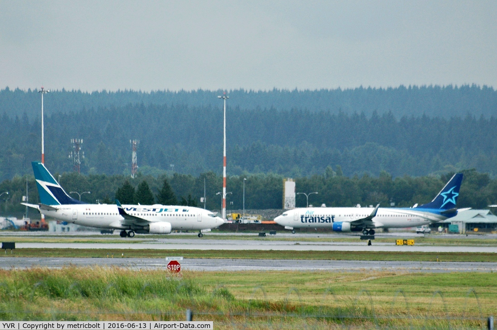 Vancouver International Airport, Vancouver, British Columbia Canada (YVR) - Meeting of B737s