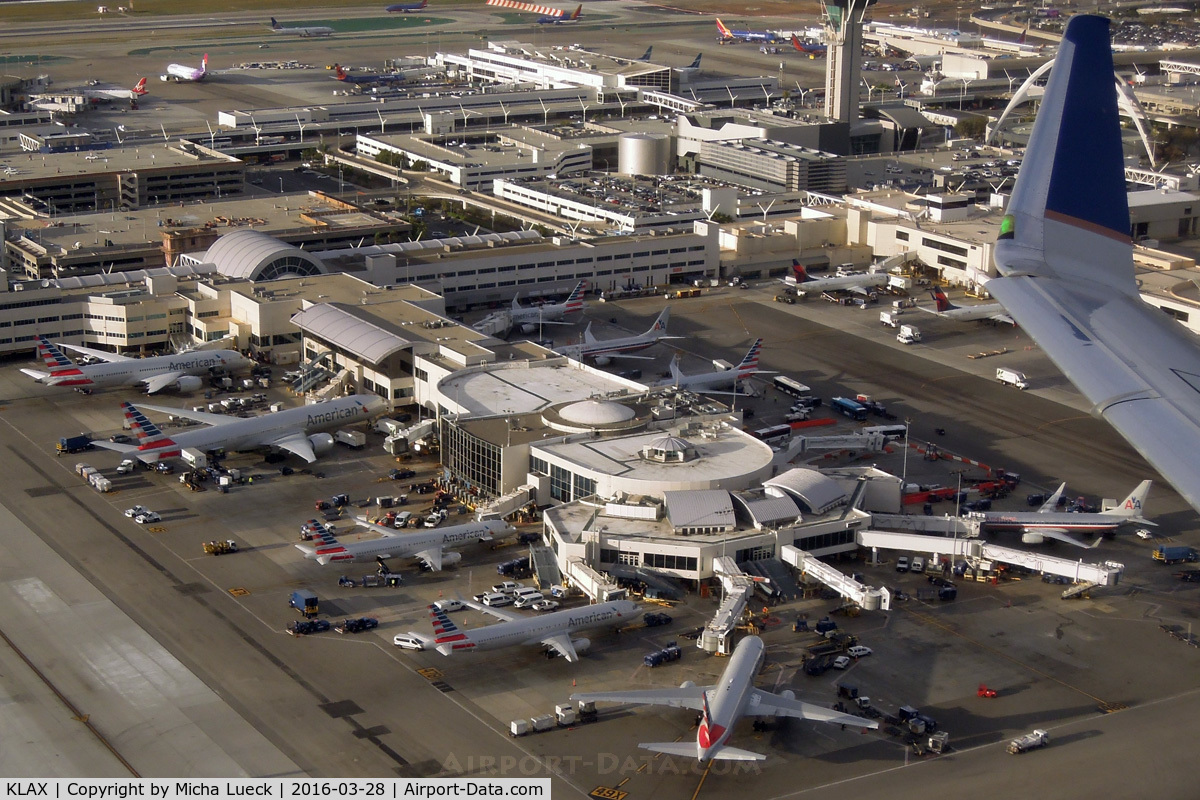 Los Angeles International Airport (LAX) - Almost all AA aircraft are now repainted