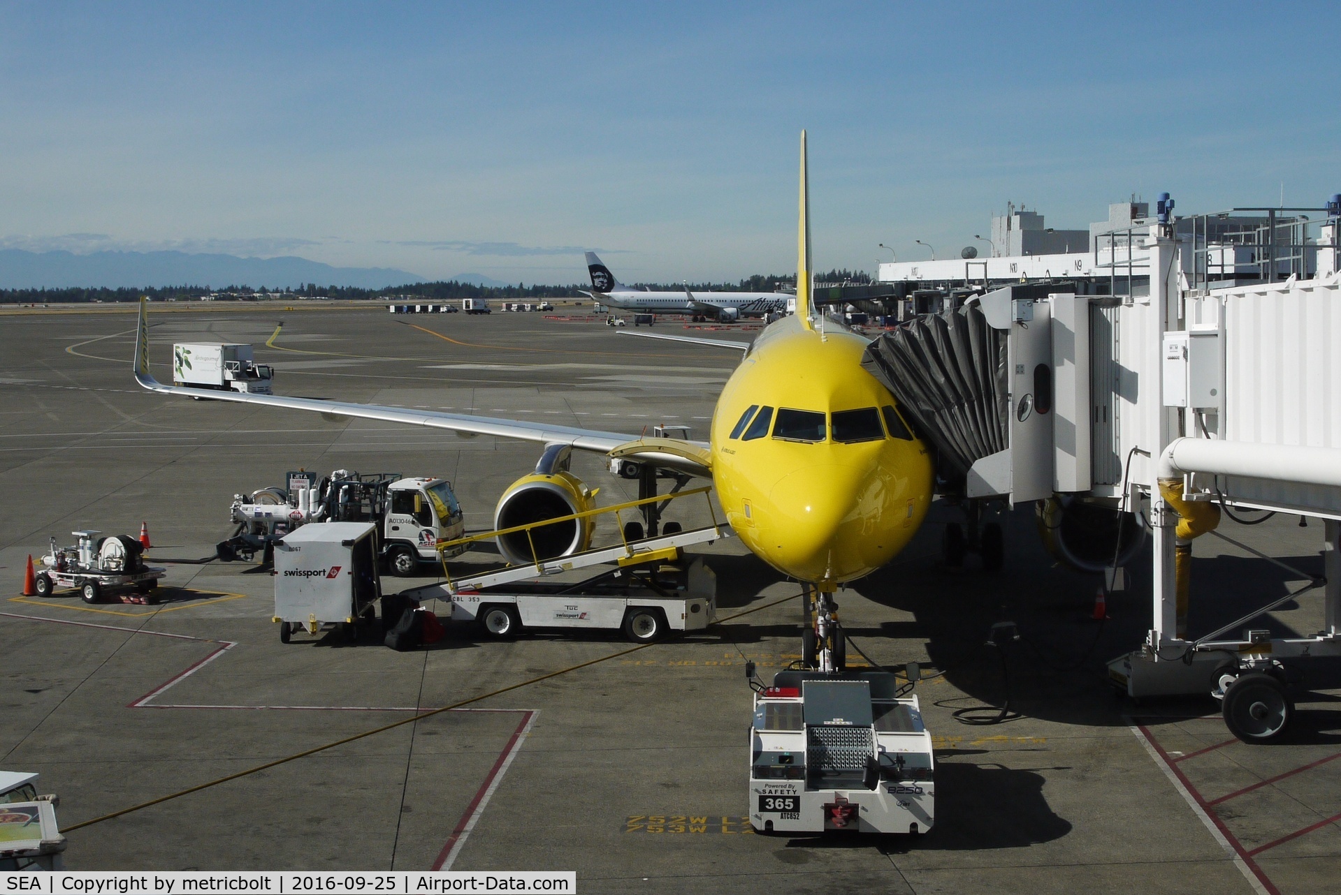 Seattle-tacoma International Airport (SEA) - Sunny Sunday in Seattle