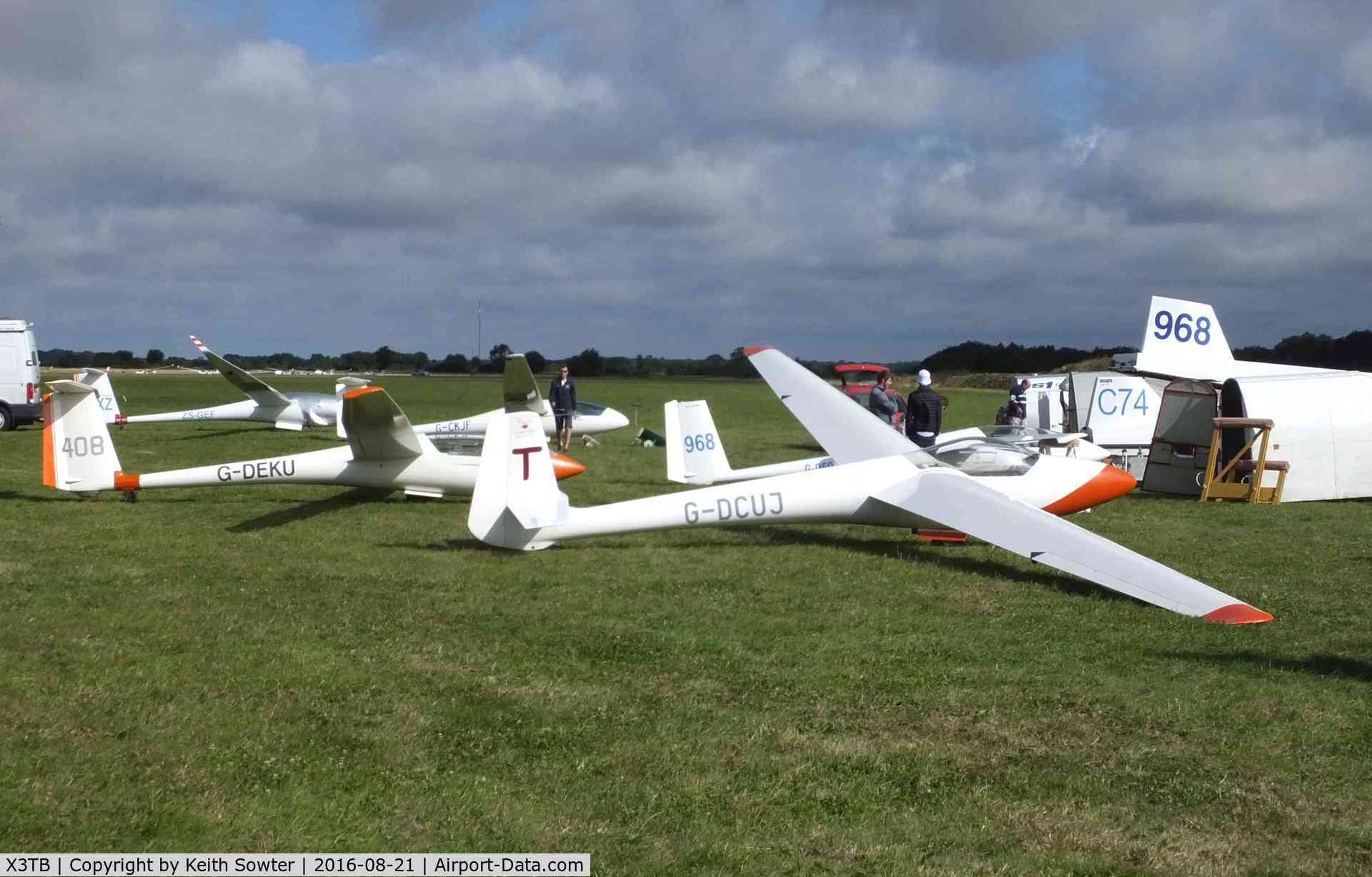 X3TB Airport - Gliders being assembled at Tibenham