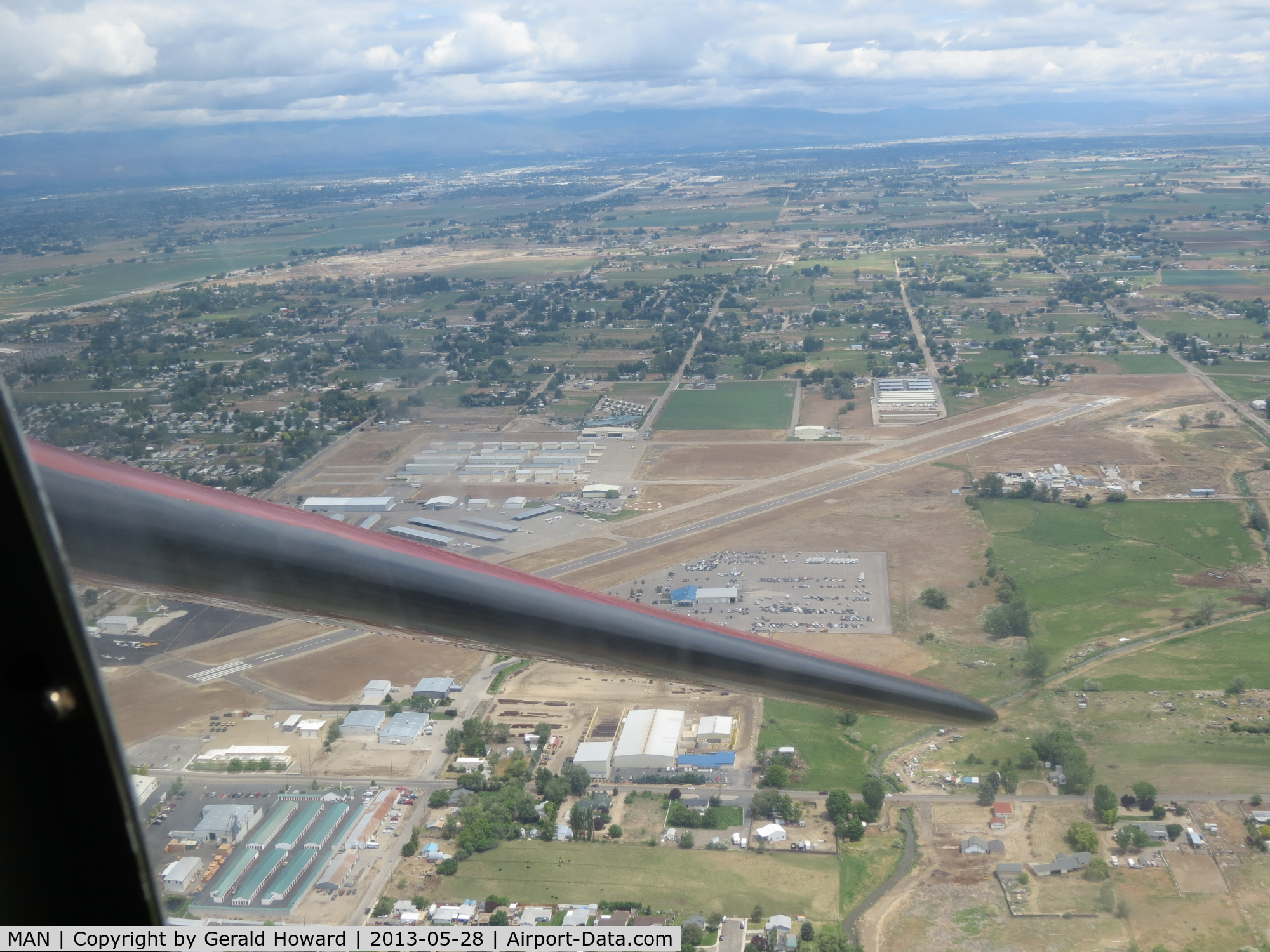 Nampa Municipal Airport (MAN) - Turning downwind for RWY 29 in B-17 N5017N.