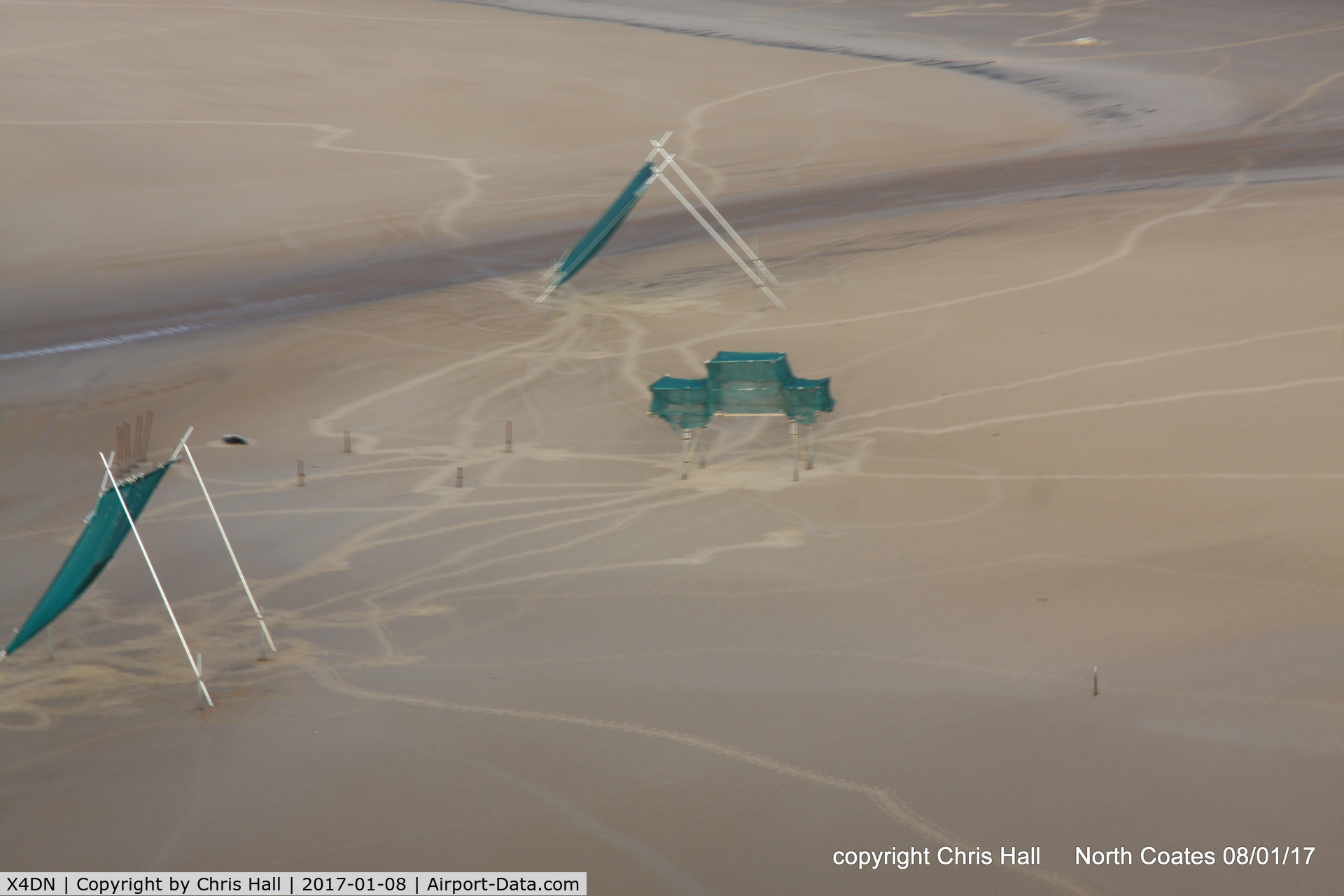 X4DN Airport - Targets on the beach at RAF Donna Nook Air Weapons Range