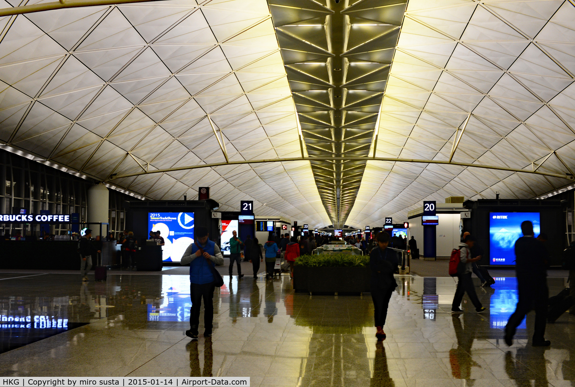 Hong Kong International Airport, Hong Kong Hong Kong (HKG) - Hong Kong International Airport