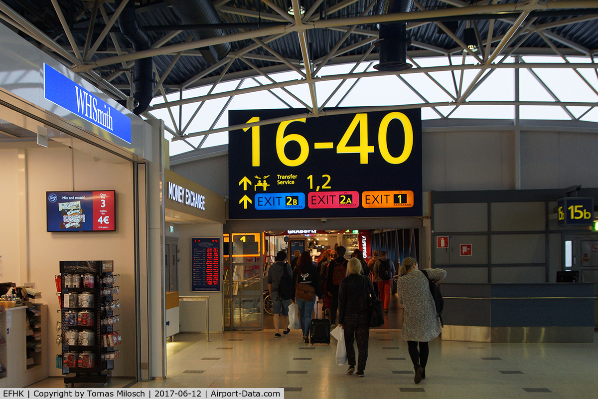 Helsinki-Vantaa Airport, Vantaa Finland (EFHK) - A short walk to the baggage claim hall