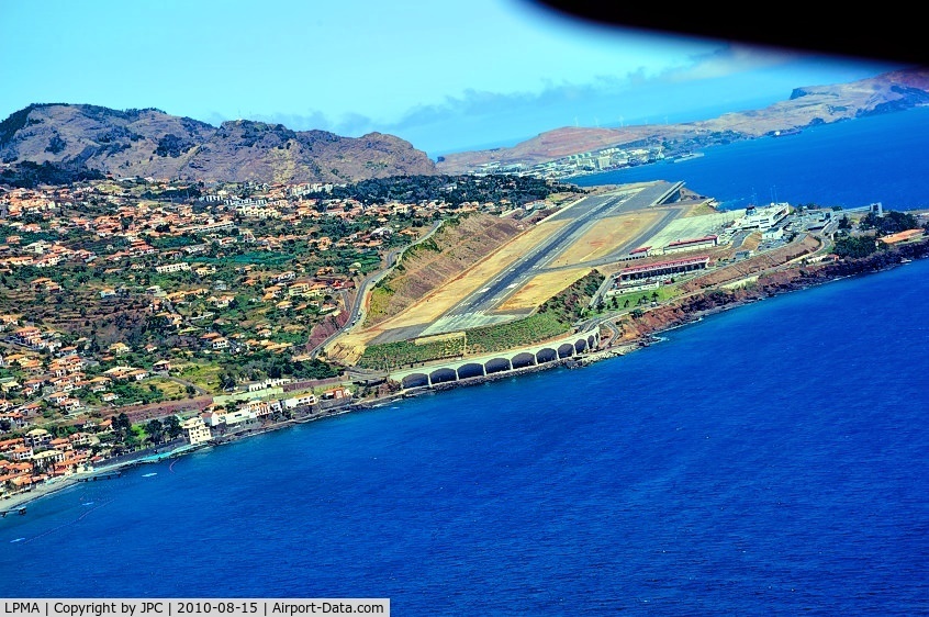 Madeira Airport (Funchal Airport), Funchal, Madeira Island Portugal (LPMA) - Beginning of the approach RWY 05