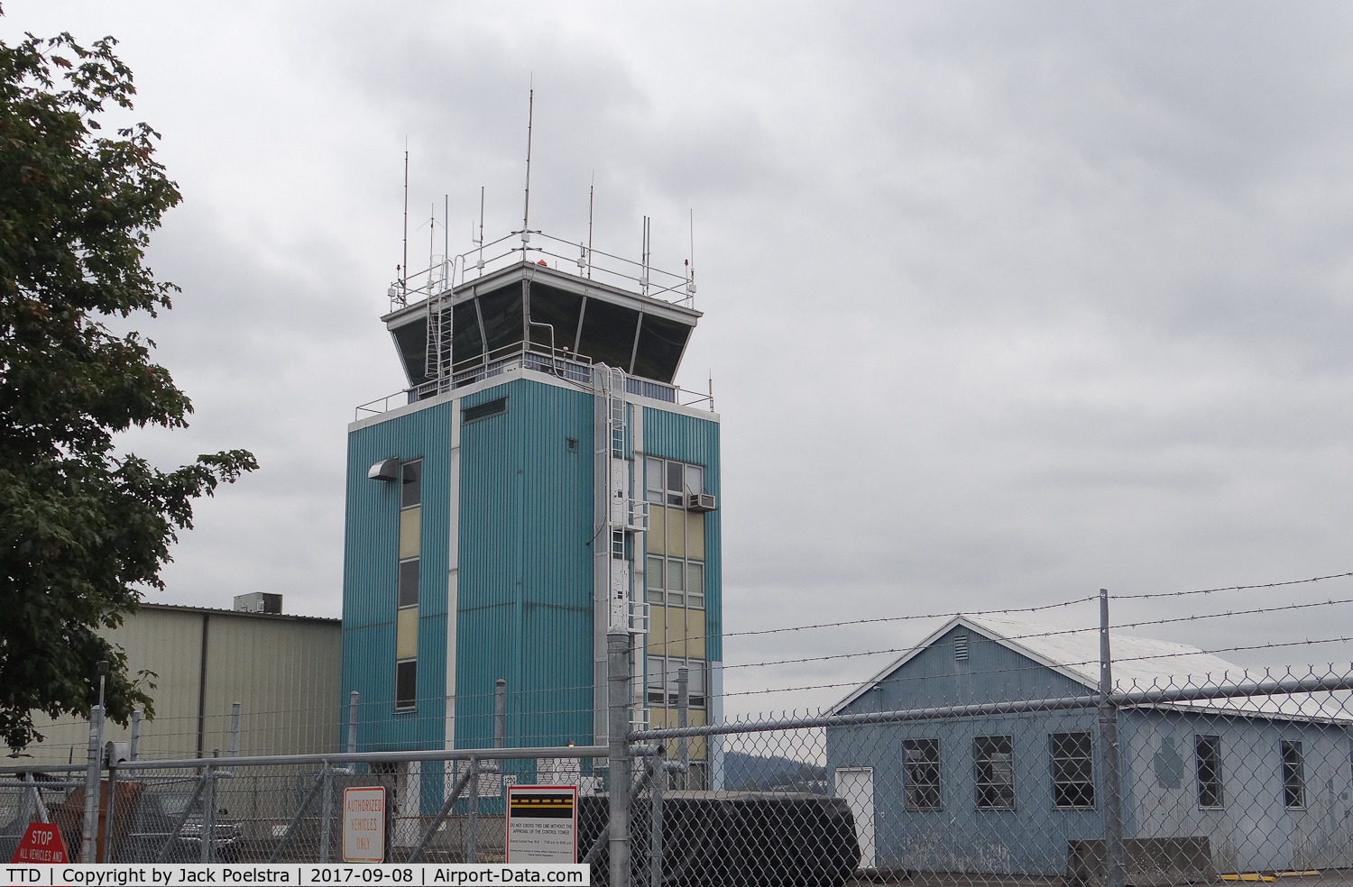Portland-troutdale Airport (TTD) - Tower of Portland-Troutdale airport