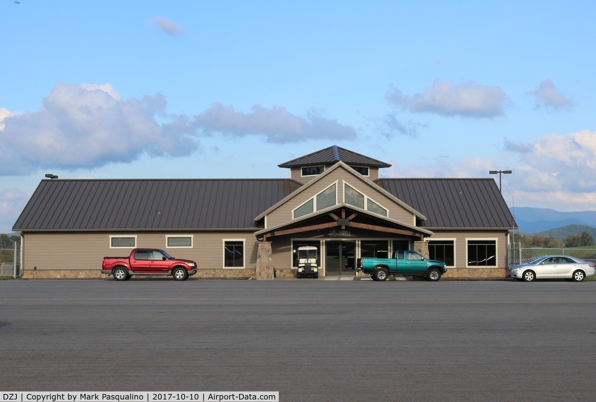 Blairsville Airport (DZJ) - Executive Terminal