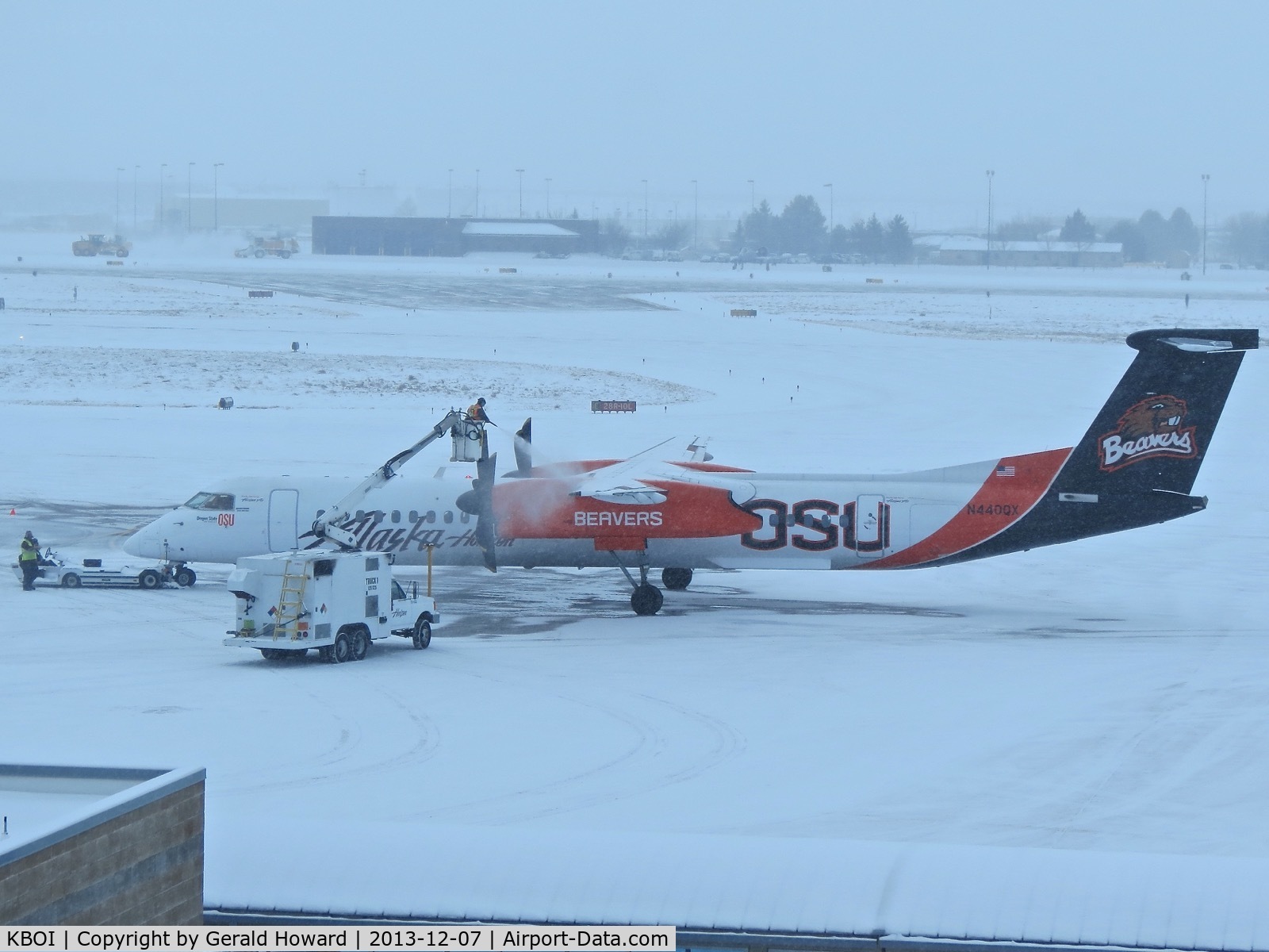 Boise Air Terminal/gowen Fld Airport (BOI) - Alaska de ice.