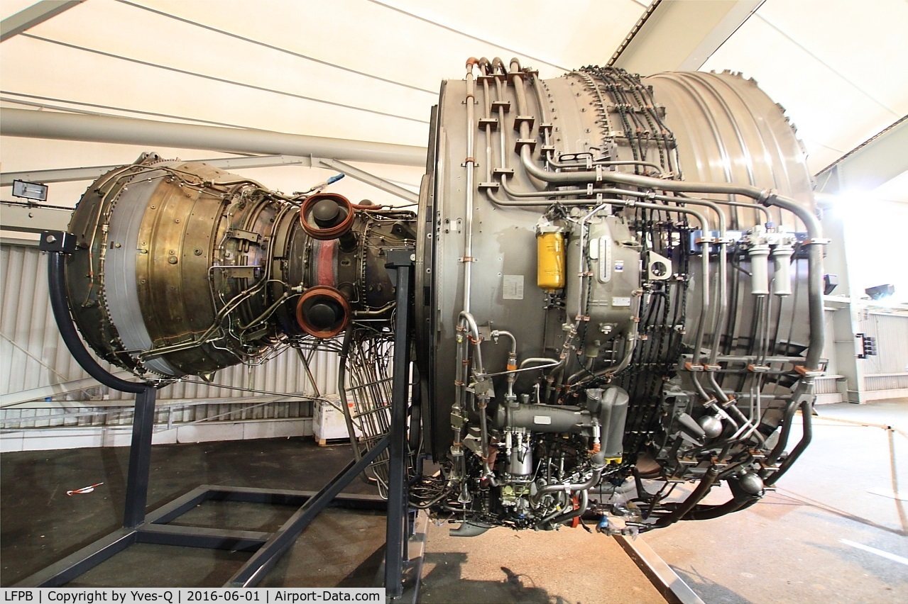 Paris Airport,  France (LFPB) - Turbofan Trent 900, serial number 91004, Model fitted on Airbus A380, Paris-Le Bourget Air & Space Museum (LFPB-LBG)