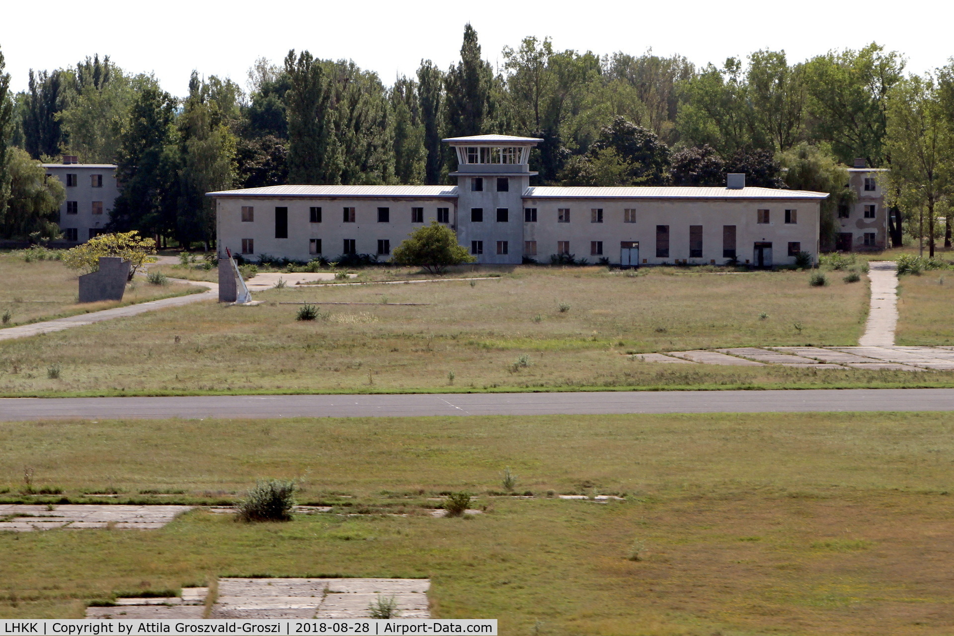 LHKK Airport - Kiskunlacháza Airport, Hungary