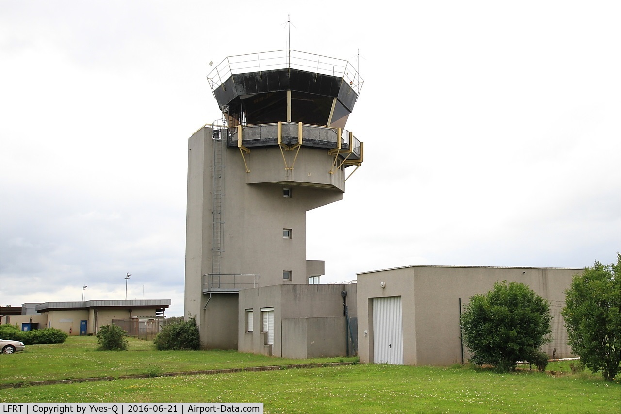 Saint-Brieuc Armor Airport, Saint-Brieuc France (LFRT) - Control tower, St-Brieux-Armor airport (LFRT-SBK)