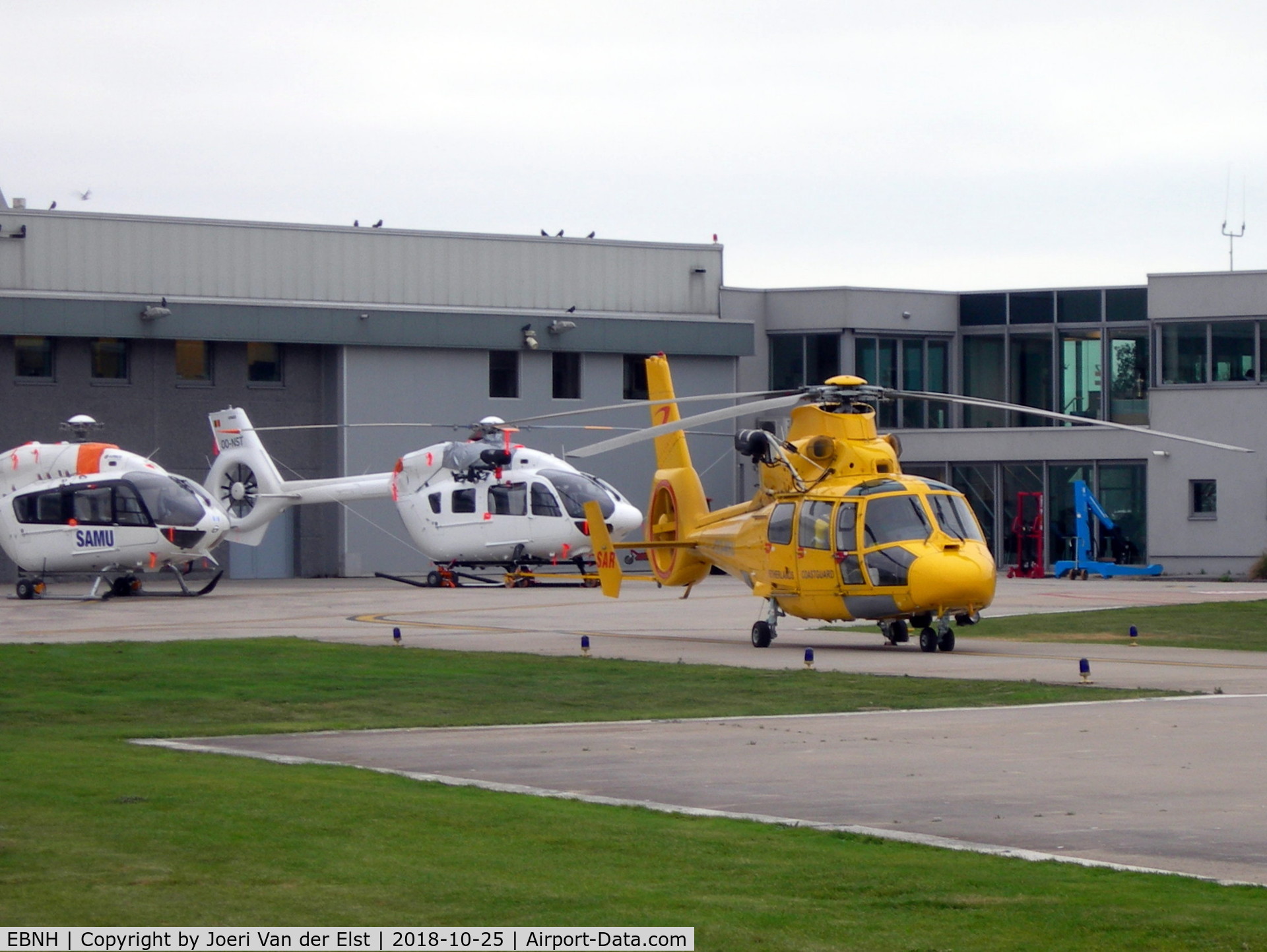 EBNH Airport - Noordzee Helikopters Vlaanderen heliport, OO-NSL, OO-NST, OO-NHU