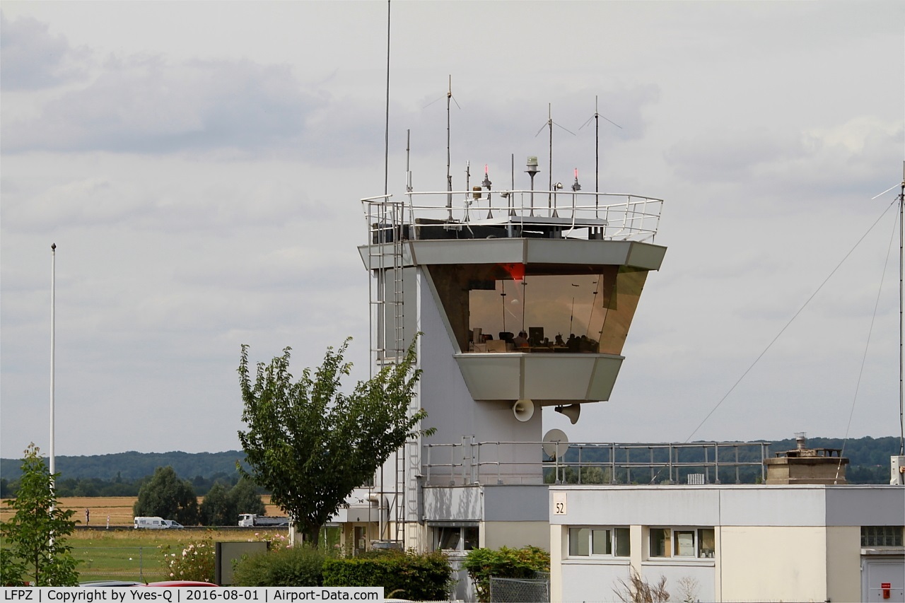 Saint-Cyr-l'École Airport, Saint-Cyr-l'École France (LFPZ) - Control tower, St Cyr l'Ecole airfield (LFPZ-XZB)