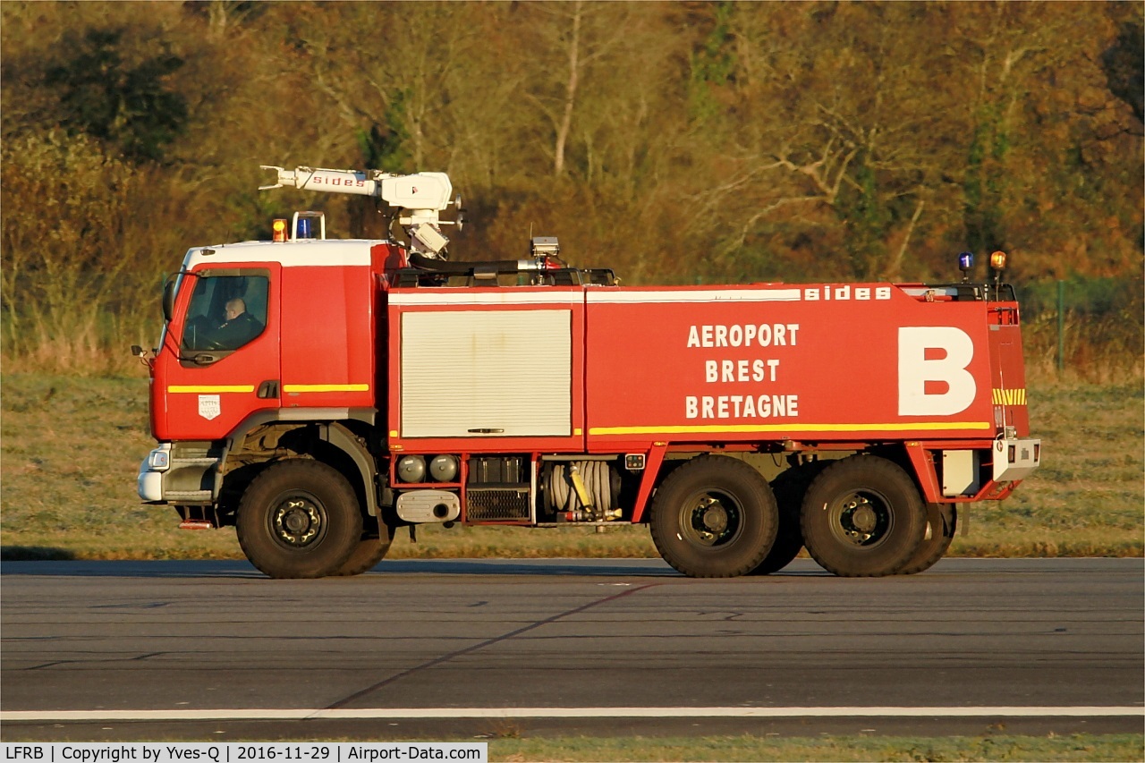 Brest Bretagne Airport, Brest France (LFRB) - Fire truck,Brest-Bretagne airport (LFRB-BES)