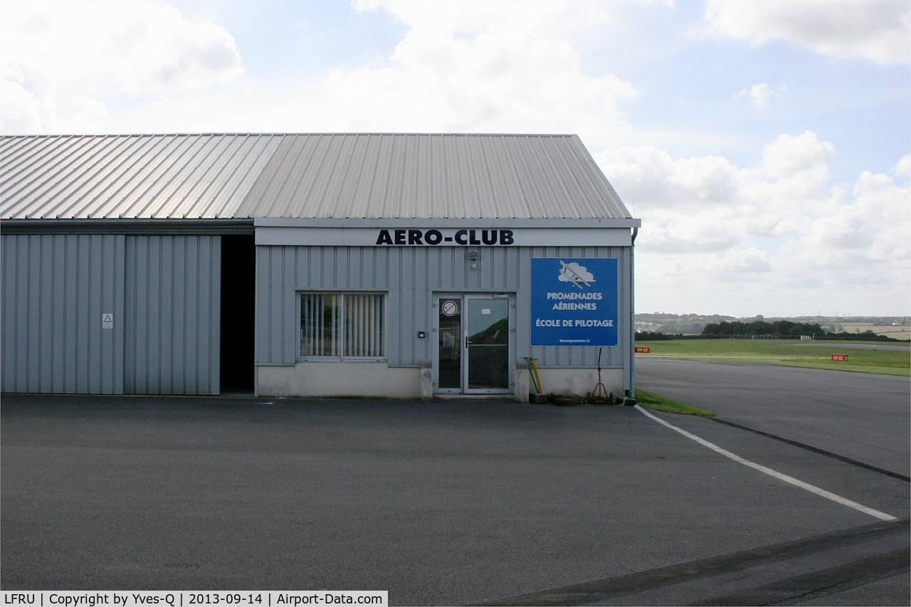 Morlaix Ploujean Airport, Morlaix France (LFRU) - Flying club, Morlaix-Ploujean (LFRU-MXN)