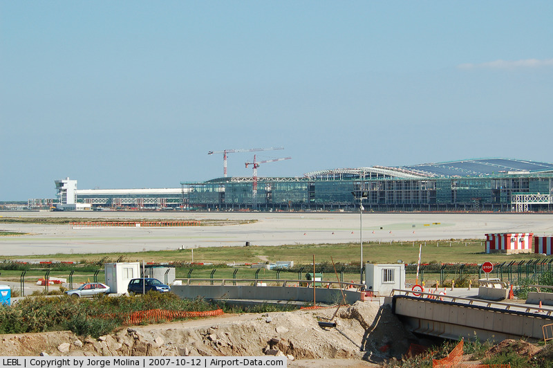 Download this Barcelona International Airport Spain Lebl New Terminal picture