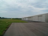 Sky King Airport (3I3) - hangars - by IndyPilot63