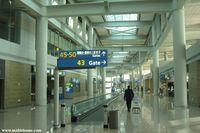 Incheon International Airport - Inside the departure area - by Michel Teiten ( www.mablehome.com )