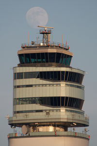 Vienna International Airport, Vienna Austria (VIE) - Tower - by Yakfreak - VAP