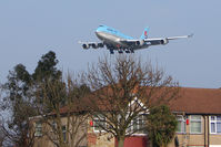 London Heathrow Airport, London, England United Kingdom (EGLL) - The view from Myrtle Avenue gives close ups of landings on Heathrow 27L - by Terry Fletcher