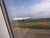 Paris Charles de Gaulle Airport (Roissy Airport), Paris France (LFPG) - Waiting for landing aircraft at holding point K7 of 27L - by Erdinç Toklu
