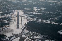 Hickory Regional Airport (HKY) - A photo of the primary runway (24).  Taken froma a SR-20 at 3100' AGL. - by Bradley Bormuth
