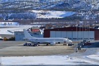 Alta Airport - Oslo bound 737 LN-KKI loads at Alta airport. - by Jonathan M Allen