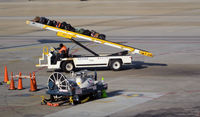 Hartsfield - Jackson Atlanta International Airport (ATL) - Baggage conveyor #523266 - by Ronald Barker