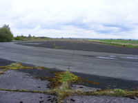 X4SR Airport - looking down the main runway at RNAS Stretton from the eastern end - by Chris Hall