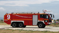 Hyères Le Palyvestre Airport - French naval aviation firetruck SIDES VMA 105 - by BTT