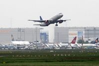 Frankfurt International Airport, Frankfurt am Main Germany (EDDF) - Take off on rwy 07C.... - by Holger Zengler