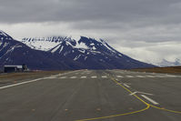 Svalbard Airport, Longyear, Longyearbyen, Svalbard Norway (ENSB) - Taxiing to the start for a flight to Oslo from Longyearbyen on Svalbard, the northernmost airport with scheduled flights. - by Tomas Milosch