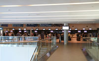 Toronto City Centre Airport - inside the terminal - by olivier Cortot