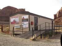 Monument Valley Airport (UT25) - the restrooms ? - by olivier Cortot