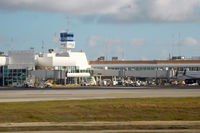 Cancún International Airport - Cancun - by Micha Lueck