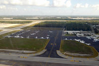Cancún International Airport - Taken from N376DA (CUN-LAX) - by Micha Lueck