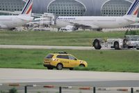 Paris Charles de Gaulle Airport (Roissy Airport) - Taxiway security, Roissy Charles de Gaulle airport (LFPG-CDG) - by Yves-Q