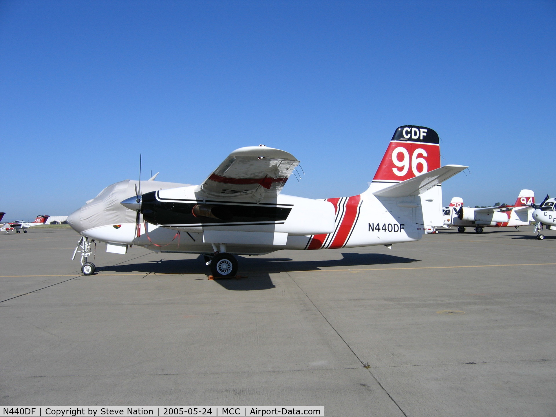 N440DF, 2001 Marsh Aviation S-2F3AT C/N 149873, CDF S-2T #96 on CDF ramp at McClellan AFB, CA (black fin/red tail)