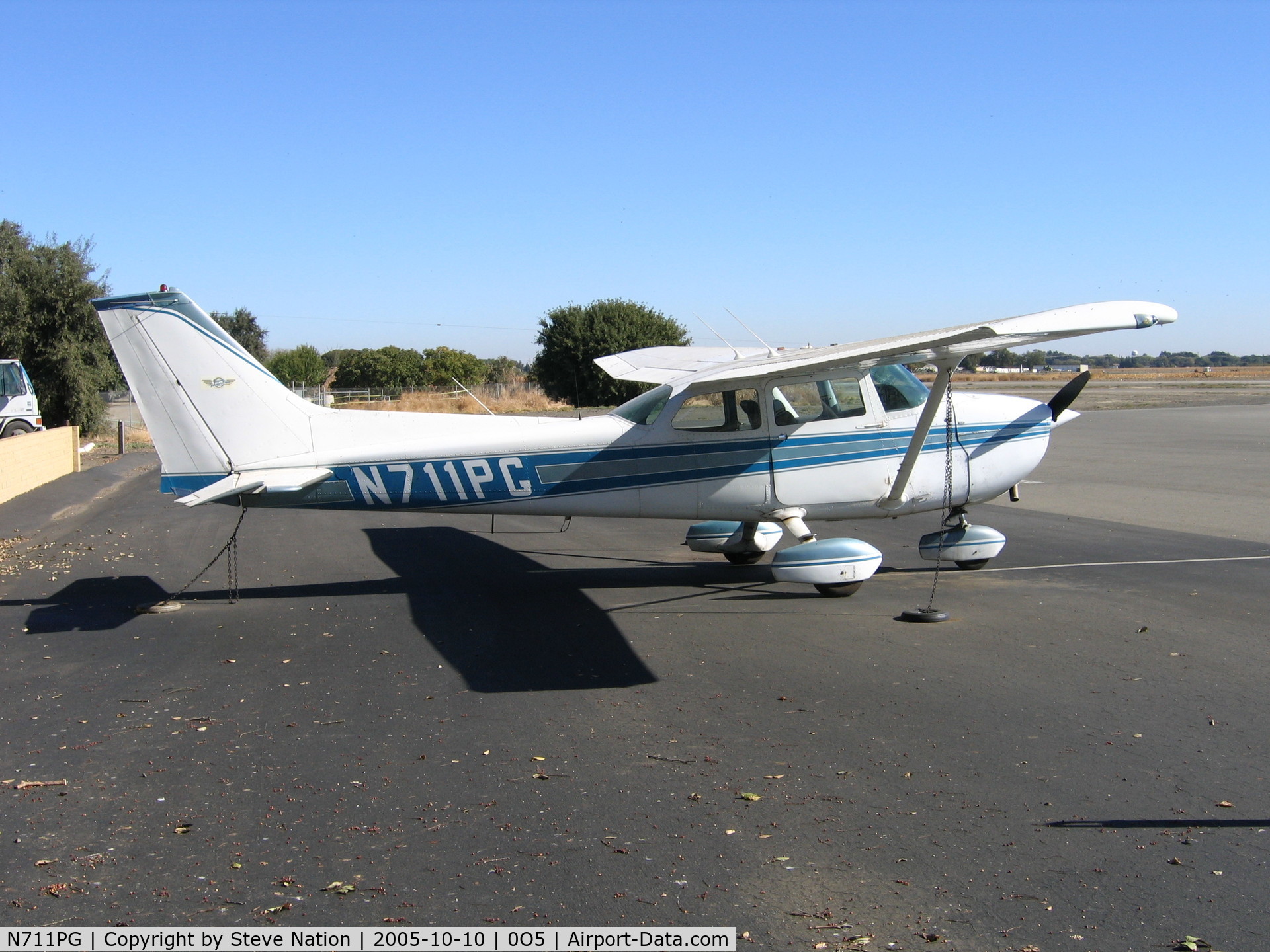 N711PG, Cessna 172M C/N 17264422, Cal Aggie Flying Farmers 1983 Cessna 172M at University Airport, Davis, CA