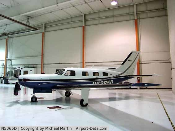 N5365D, 2003 Piper PA-46-500TP C/N 4697161, On Display