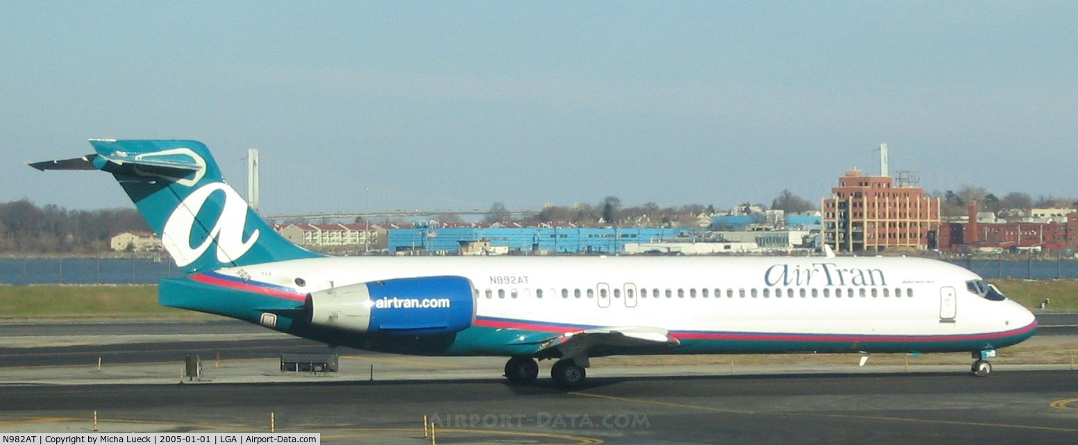 N982AT, 2002 Boeing 717-200 C/N 55041, One of the few large B717 operators