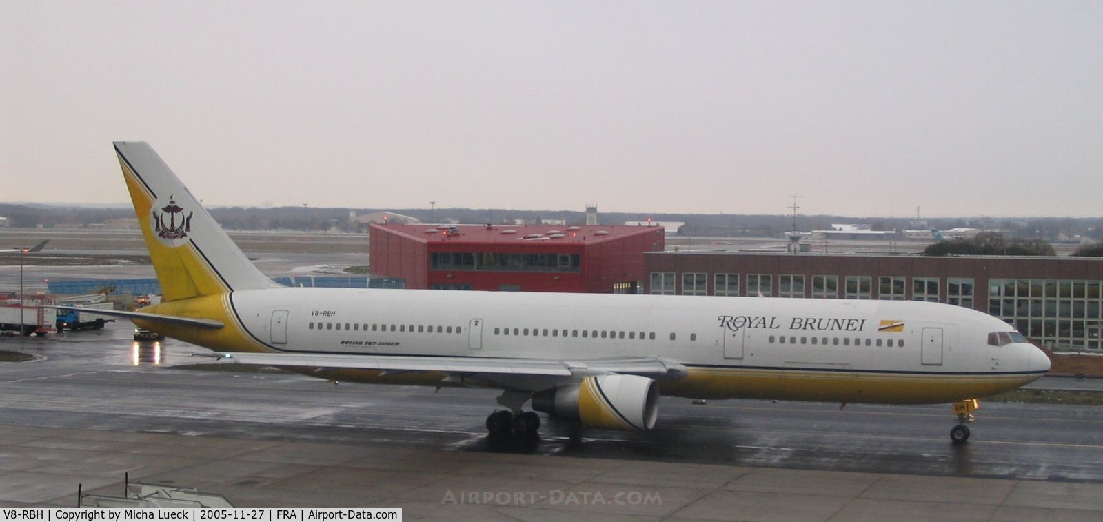 V8-RBH, 1993 Boeing 767-33A/ER C/N 25534/477, Royal Brunei's jets are said to have golden water taps...