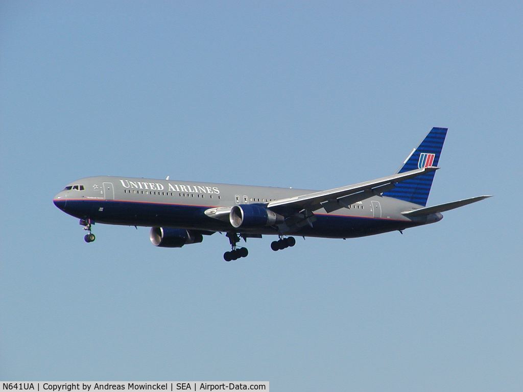N641UA, 1991 Boeing 767-322/ER C/N 25091, United Airlines Boeing 767 landing at Seattle-Tacoma International Airport