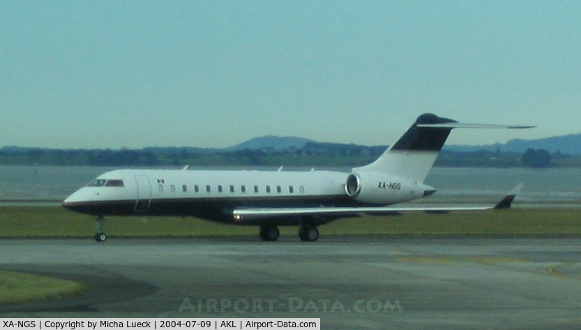 XA-NGS, 1998 Bombardier BD-700-1A10 Global Express C/N 9014, A small visitor from far away Mexico...
