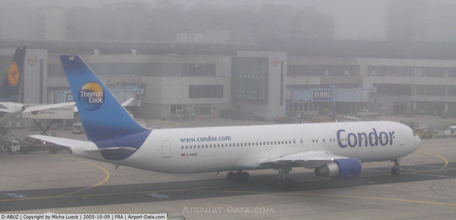 D-ABUZ, 1991 Boeing 767-330/ER C/N 25209, A foggy day in Frankfurt/Main