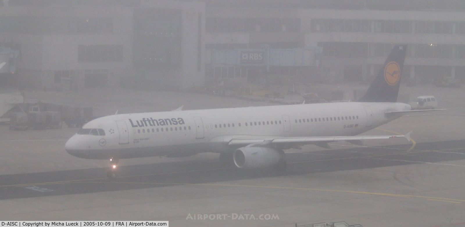 D-AISC, 1999 Airbus A321-231 C/N 1161, A foggy day in Frankfurt/Main