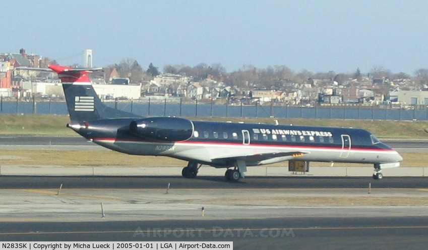 N283SK, 2001 Embraer ERJ-145LR (EMB-145LR) C/N 145424, At New York's La Guardia Airport on New Year's Day