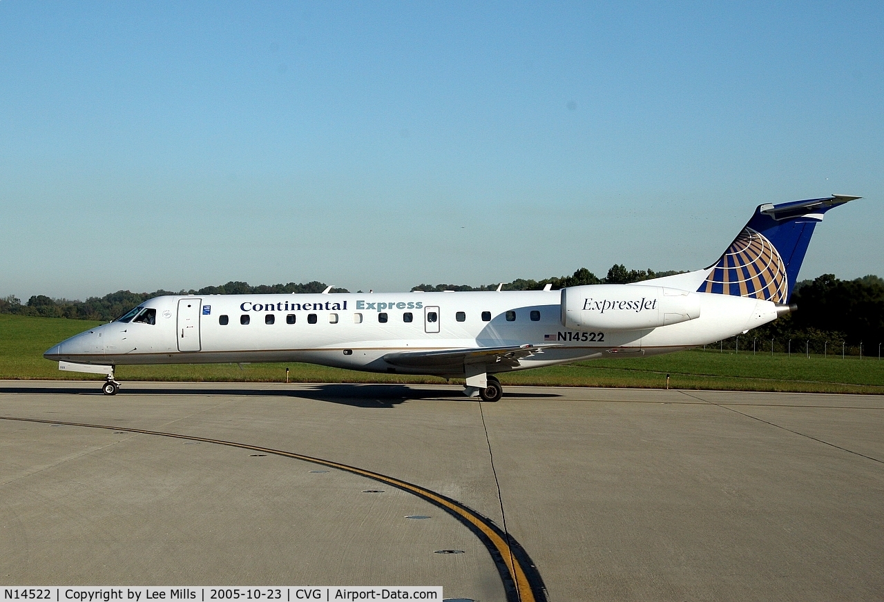 N14522, 2001 Embraer ERJ-135LR (EMB-135LR) C/N 145383, #1 for takeoff on runway 18C in CVG