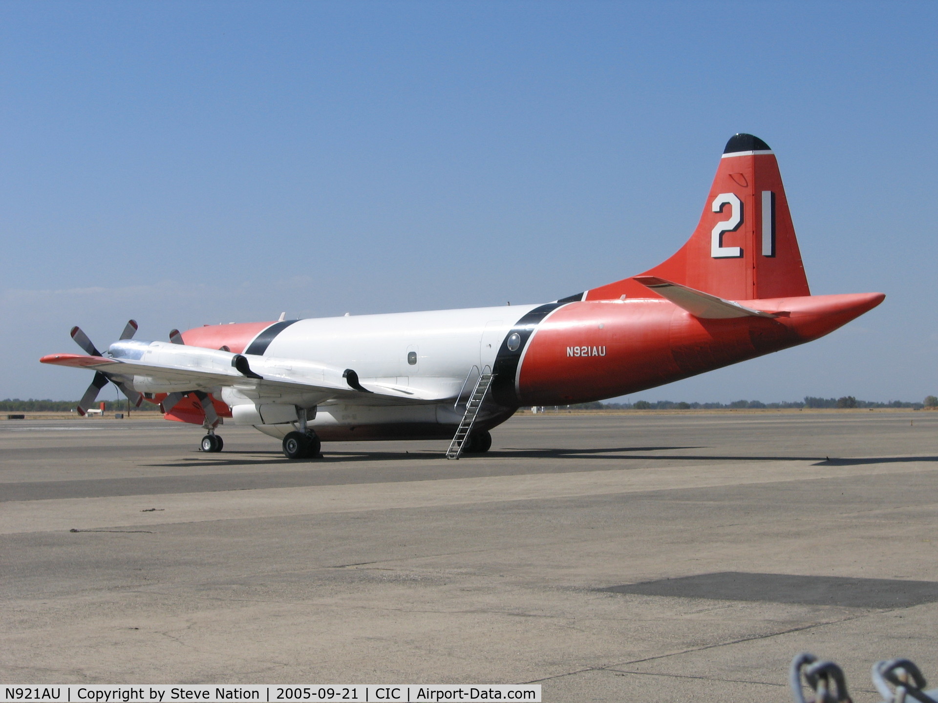 N921AU, Lockheed P-3A Aerostar C/N 185-5098, Aero Union P-3A Orion tanker #21 (BuAer 151385) at Chico Municipal Airport, CA